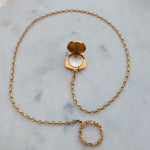 Zaria Pendant Watch Women Analog Quartz Vintage 1980s